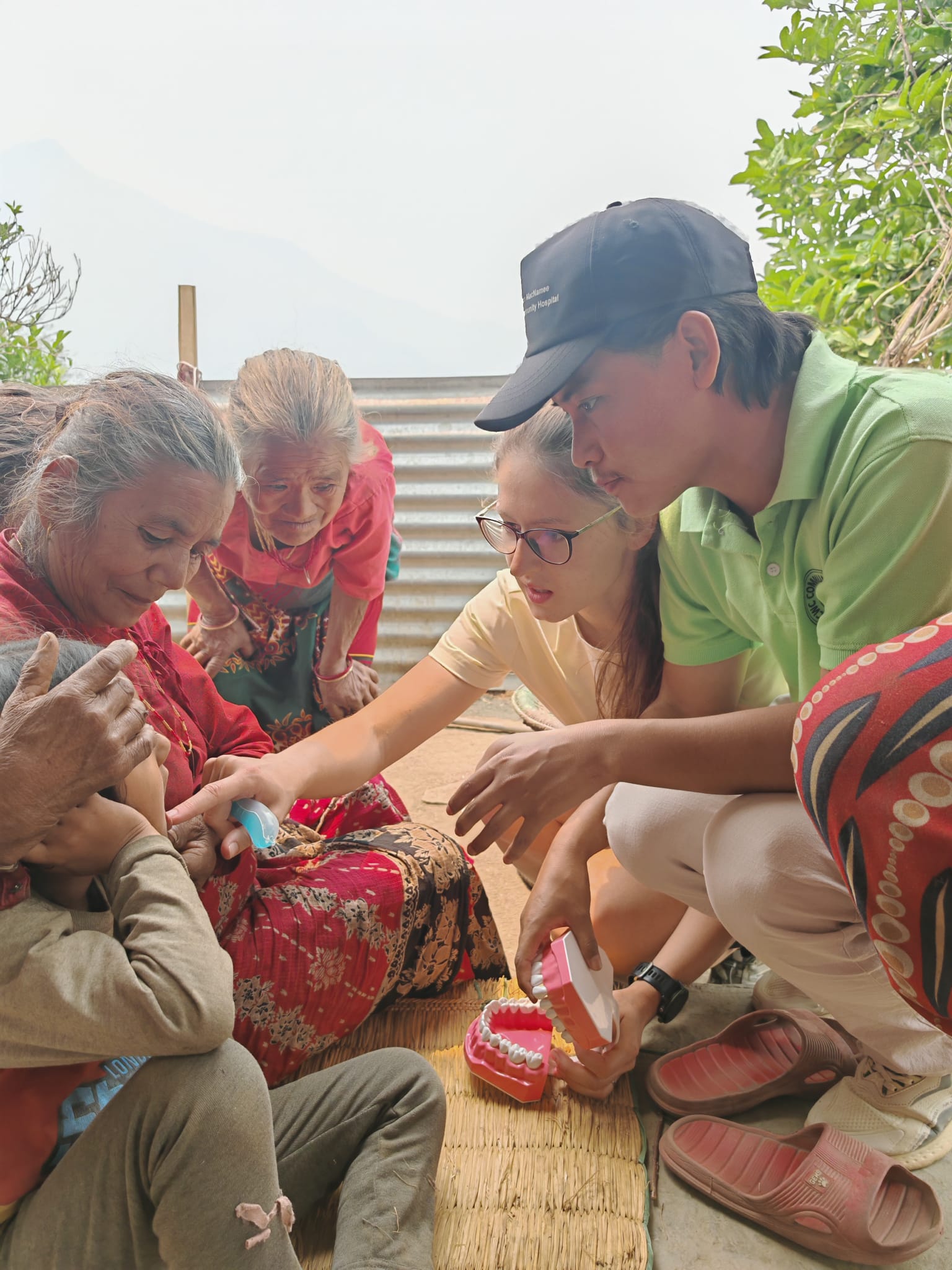 Blood pressure measurements and oral check-ups in co-ordination with the Nagre Gagarche Health Post
